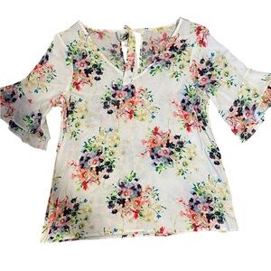 ✨ 4/$20 ✨ Kori white floral top